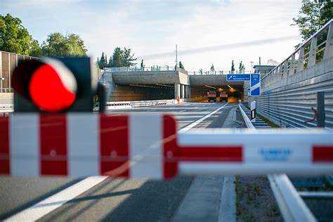 Symbolbild, Tunnelsperrung, Tunnel