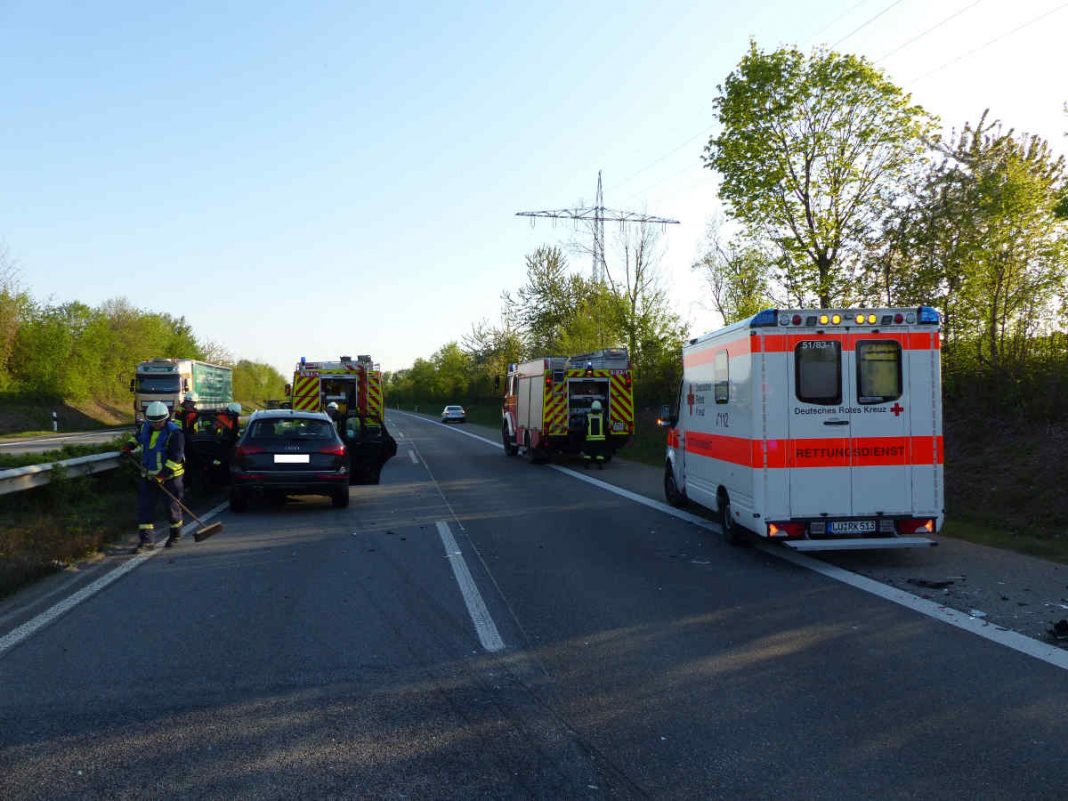 Die Einsatzstelle auf der BAB 65 (Foto: Feuerwehr Neustadt)