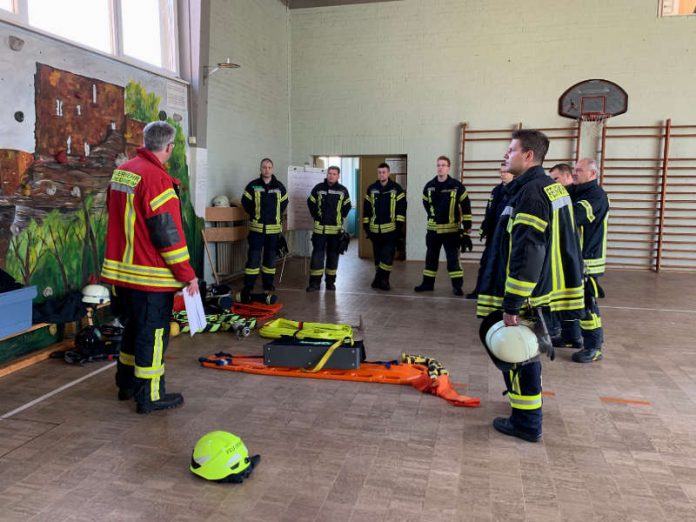 Ausbildung der A.N.T.S (Foto: Presseteam der Feuerwehr VG Lambrecht) Ausbildung der A.N.T.S (Foto: Presseteam der Feuerwehr VG Lambrecht)