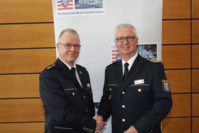 Groß-Gerau: Der neue Direktionsleiter Tim Heinen und Polizeipräsident Bernhard Lammel Groß-Gerau: Der neue Direktionsleiter Tim Heinen und Polizeipräsident Bernhard Lammel