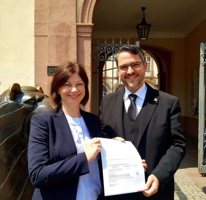 Staatssekretärin Nicole Steingaß und OB Marc Weigel (Foto: Stadtverwaltung Neustadt)