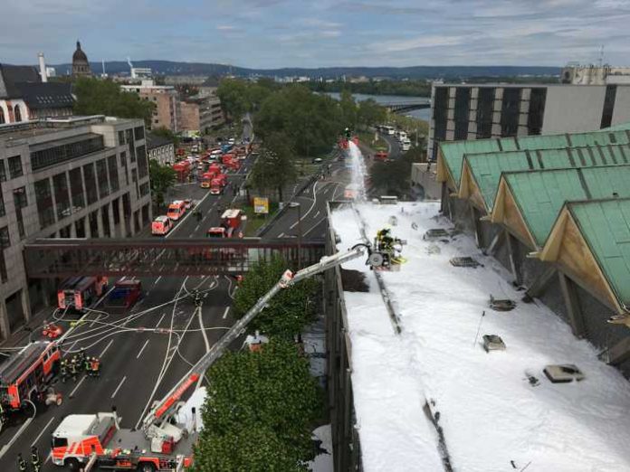 Feuerwehr Mainz: Dach der Rheingoldhalle © Stadtverwaltung Mainz