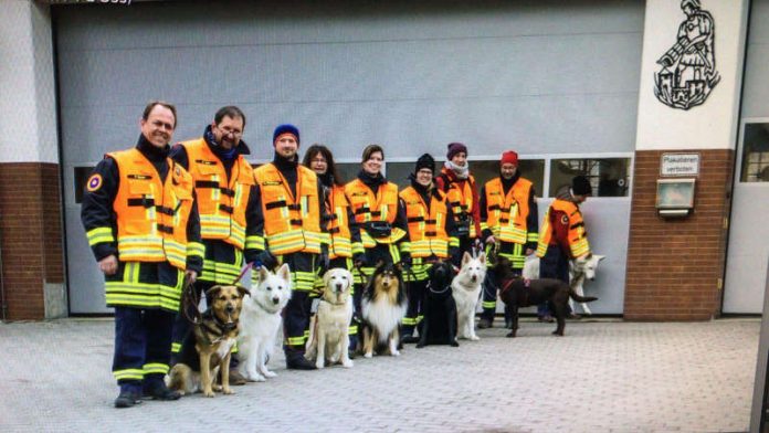 Hundeführerteams (Foto: Freie Rettungshundestaffel Elmstein e.V.)
