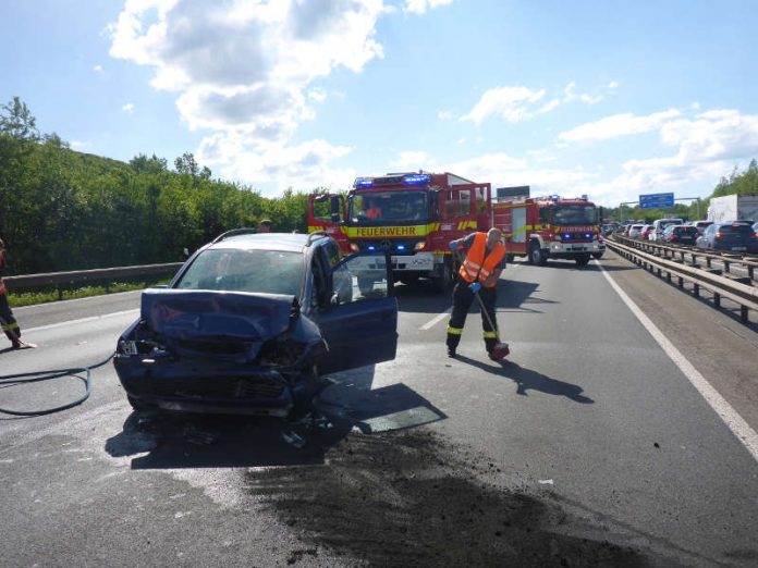 Verkehrsunfall auf der A60 (Foto: BF Mainz)