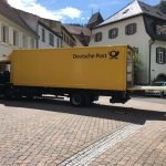 Der LKW blockierte mit laufendem Motor die Marktstraße (Foto: privat)