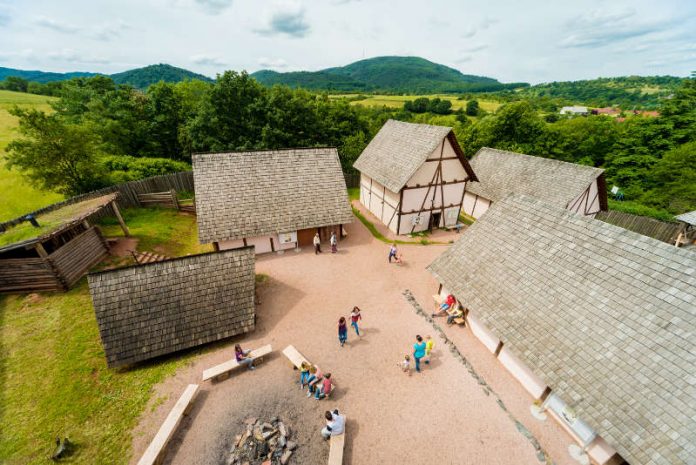 Keltendorf in Steinbach (Foto: Donnersberg-Touristik-Verband)