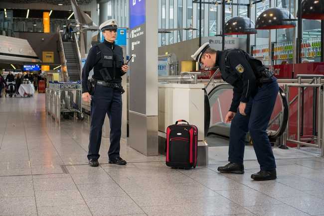 Symbolbild, Sperrung, Frankfurter Flughafen