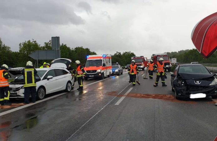 Unfall auf der A 65 (Foto: Feuerwehr Neustadt) Unfall auf der A 65 (Foto: Feuerwehr Neustadt)