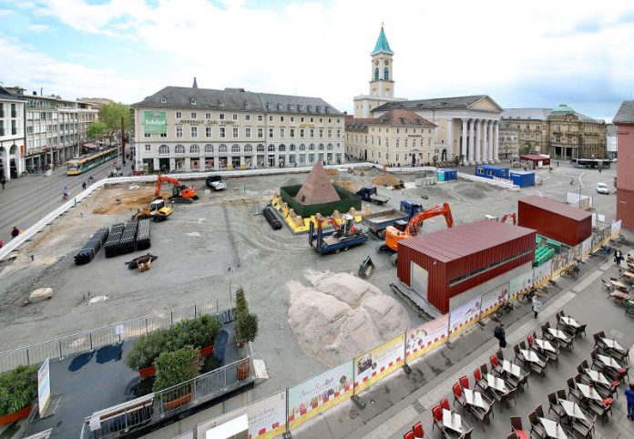 Marktplatz-Baustelle von oben am 3. Mai 2019 (Foto: Roland Fränkle - Presseamt Stadt Karlsruhe)