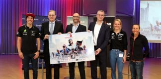 Sebastian Kienle - Professioneller Triathlet , Markus Frank - Dezernent für Wirtschaft Sicherheit und Feuerwehr der Stadt Frankfurt, Oliver Schiek - Geschäftsführer IRONMAN Germany GmbH, Dr. Constantin H. Alsheimer - Vorstandsvorsitzender der Mainova AG, Daniela Bleymehl – Professionelle Triathletin, Anne Haug – Professionelle Triathletin. (Foto: Mainova)