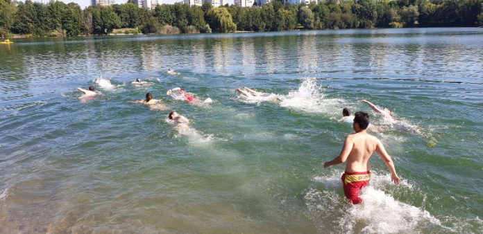 Momente aus der Prüfung zum Fachhelfer (Foto: DLRG Mannheim)