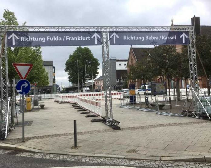 Gut beschilderte Wegeführung gehört zum Sicherheitskonzept © Bundespolizeiinspektion Kassel