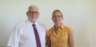 Scheidender Direktionsleiter Brede und Kriminaldirektorin Anja Fuchs