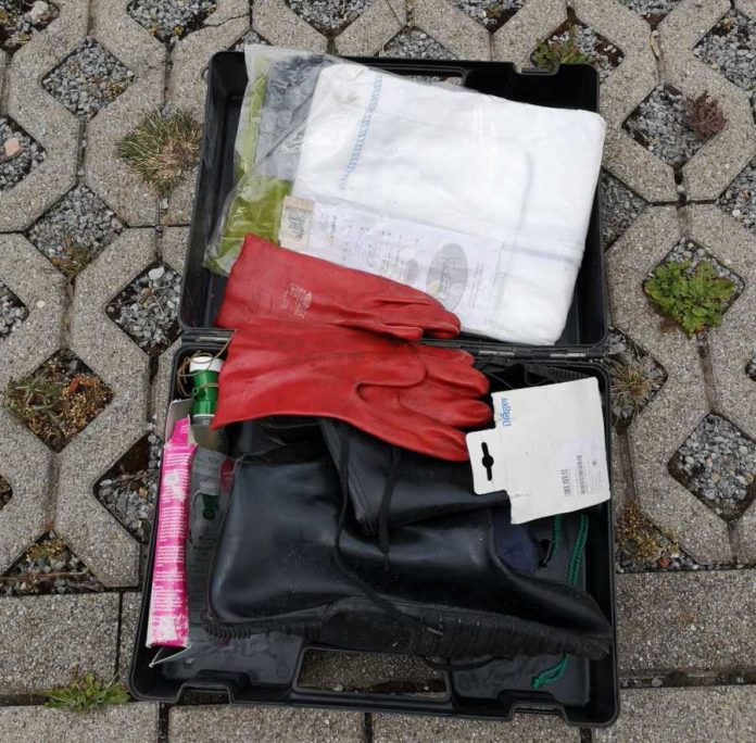 Aufgefundener Koffer mit Inhalt Aufgefundener Koffer mit Inhalt