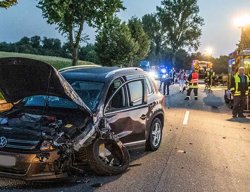 Unfall am Dienstagmorgen auf der B 47 zwischen Goellheim und Dreisen, 2 Schwerverletzte. (Foto: Helmut Dell)