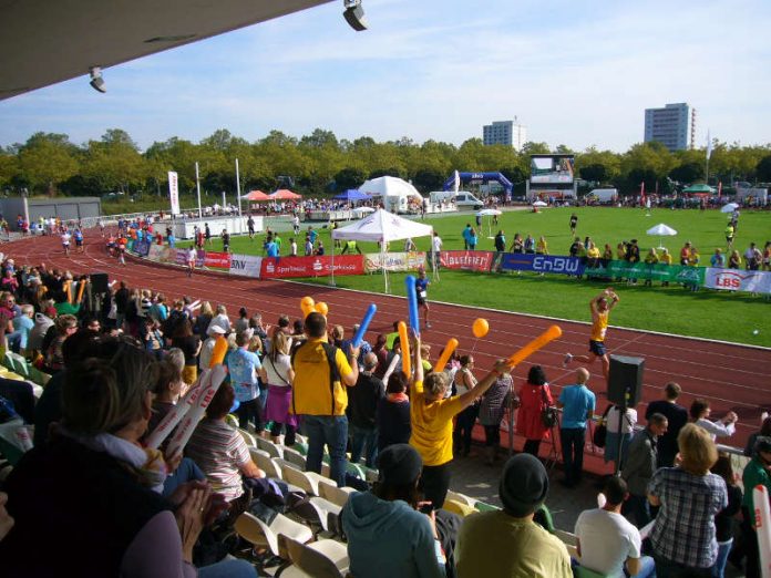 Zielankunft im Carl-Kaufmann-Stadion (Foto: Hannes Blank)