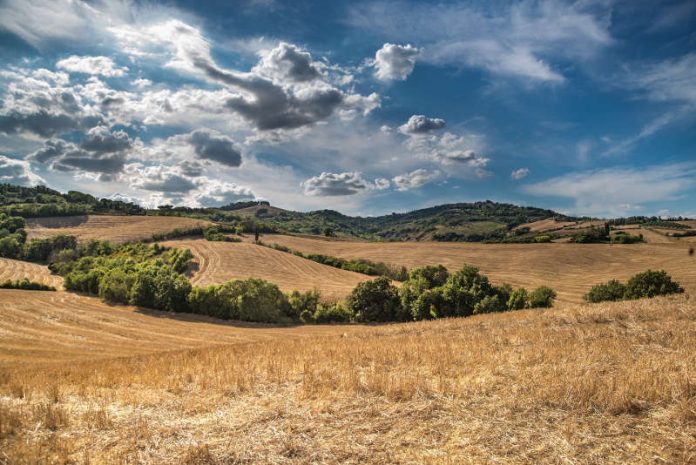 Symbolbild Wetter Himmel Landschaft (Foto: Pixabay)