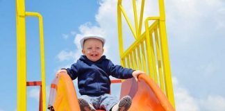 Symbolbild, Kinder, Spielplatz, Rutsche, Junge, Spielgeräte © Jacqueline Schmid