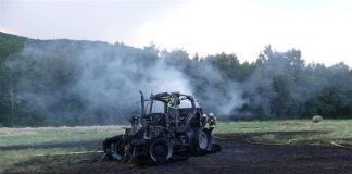 Ausgebrannter Traktor (Foto: Polizei RLP)