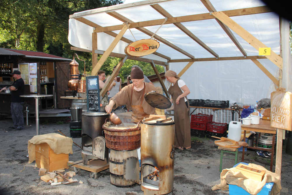 Bierbrauer (Foto: Andrea Krämer, Tourist-Info Dannenfels)