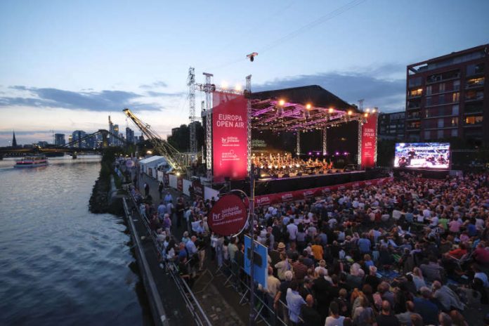 Europa Open Air des hr-Sinfonieorchesters und der Europaeischen Zentralbank (Foto: hr Tim Wegner)