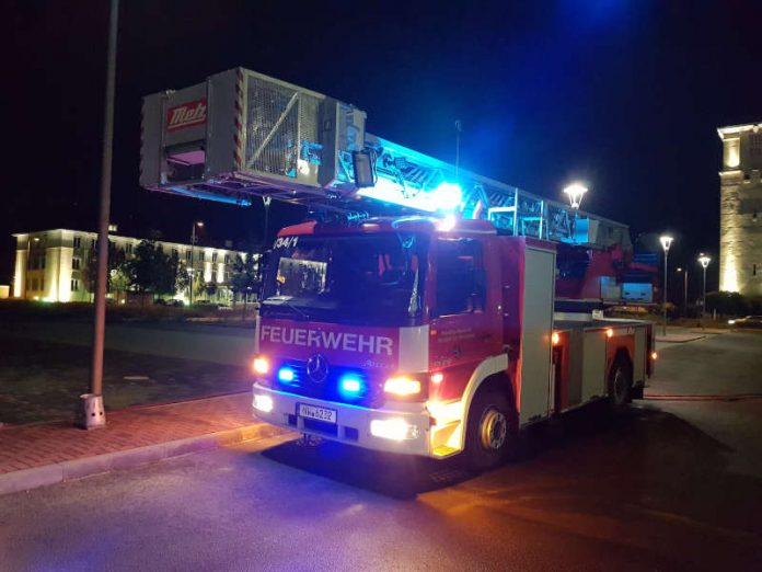 Drehleiterfahrzeug (Foto: Feuerwehr Neustadt)