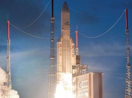 Am 6. August 2019 um 21:30 Uhr Mitteleuropäischer Sommerzeit (16:30 Uhr Ortszeit Kourou) startete eine Ariane-5-Trägerrakete mit dem ersten eigenen Satelliten des europäischen Datenrelaissystems EDRS in den geostationären Orbit. (Foto: Arianespace.)
