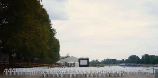 Warten auf den Beginn des Festival des Deutschen Films (Foto: Hannes Blank)