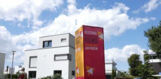 Am Eingang zum 15. Festival des Deutschen Films auf der Parkinsel (Foto: Hannes Blank)