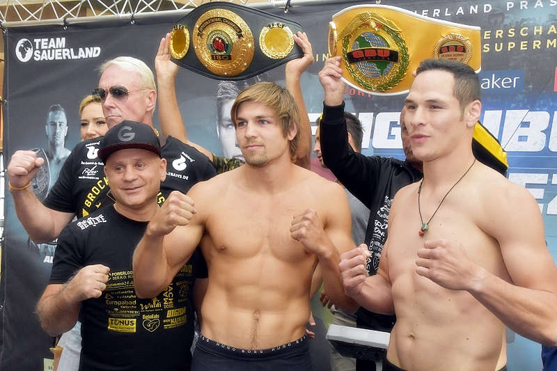 Ludwigshafen Sauerland-Boxgala 2019 Wiegen (Foto: LT)