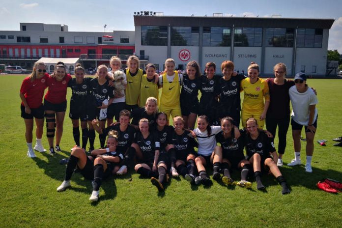 Fußballerinnen von Eintracht Frankfurt (Foto: Eintracht Frankfurt) Fußballerinnen von Eintracht Frankfurt (Foto: Eintracht Frankfurt)