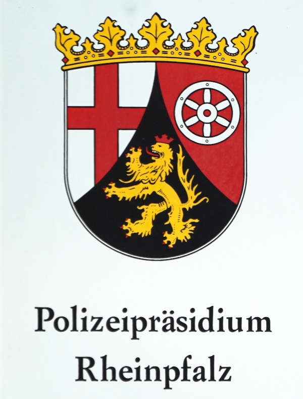 Schild Polizeipräsidium Rheinpfalz