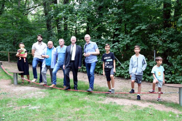 Slackline_Bännjerrück_190806 Slackline_Bännjerrück