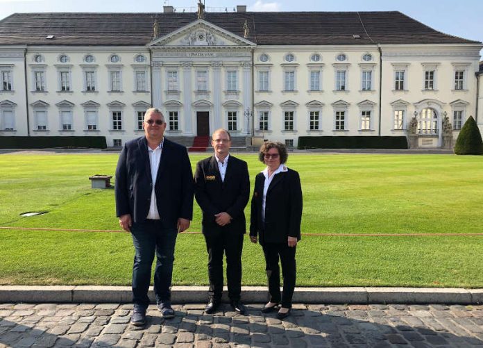 v.l.: Stefan Schaaf (ASB Worms), Andreas Wiedemann, Andrea Wiedemann (Foto: ASB Speyer)