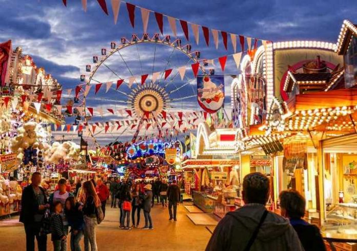 Symbolbild Volksfest, Kirmes Symbolbild, Fest, Volksfest, Kirmes, Rummel © on Pixabay