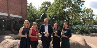 Eva-Marie Leonhard, Anna Fath, Landrat Dietmar Seefeldt, Ines Rehm, Daniela Hormuth (Foto: Südliche Weinstrasse e.V.)