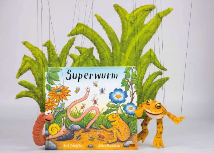 SUPERWURM (Foto: Dornerei) SUPERWURM (Foto: Dornerei)
