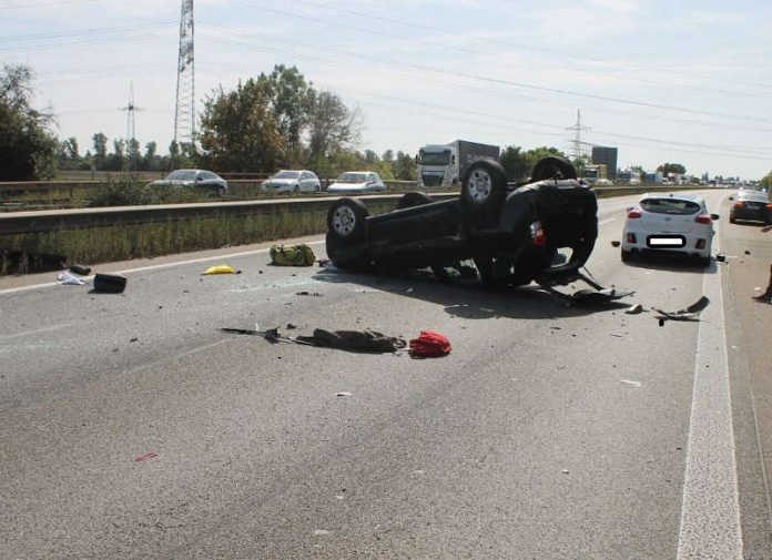 Übersichtsaufnahme der Unfallstelle (Foto: Polizei RLP)