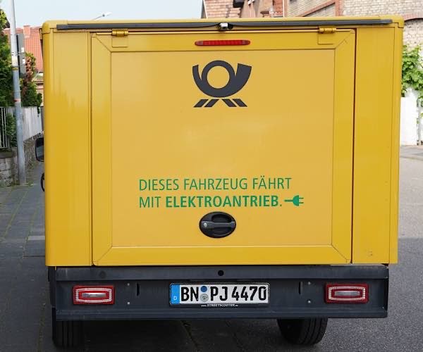 Symbolbild Postauto (Foto: Holger Knecht)