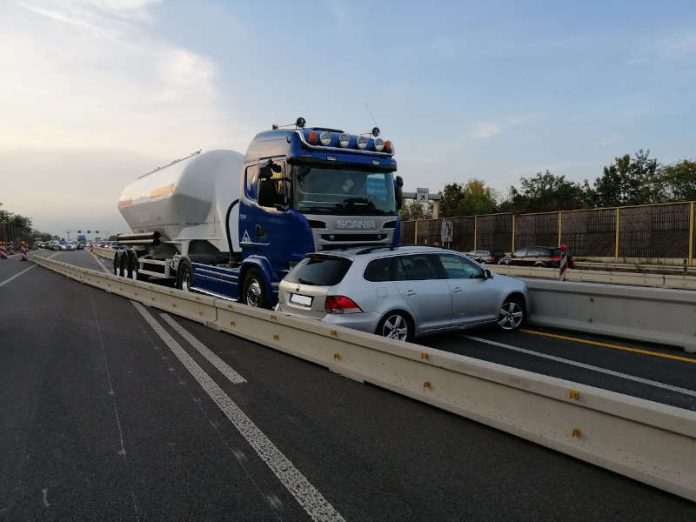 Unfallbedingte Sperrung der BAB650 (Foto: Polizei RLP)