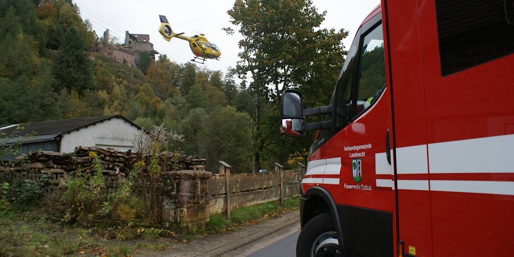 Auch ein Rettungshubschrauber war im Einsatz (Foto: Presseteam der Feuerwehr VG Lambrecht)