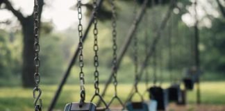 Symbolbild, Spielplatz, Schaukeln © Free-Photos on Pixabay