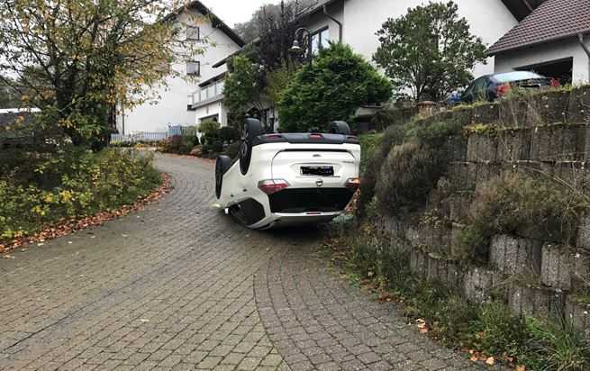 Verunfallter PKW Verunfallter PKW