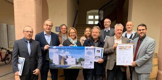 Gemeinsam für einen guten Zweck - die Sponsoren und Akteure von „Kultur hilft“. (Foto: Stadtverwaltung Neustadt)