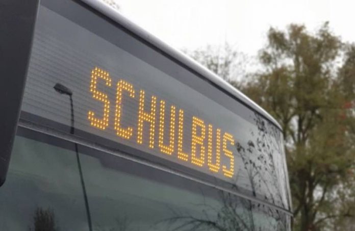 Symbolbild Schulbus (Foto: Polizei RLP)