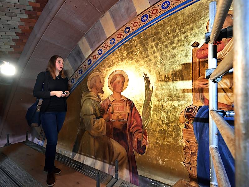 Das Fresko über dem Hauptportal muss noch weiter unterucht werden und kann erst später restauriert werden (Quelle: Domkapitel Speyer, Foto: Klaus Landry)