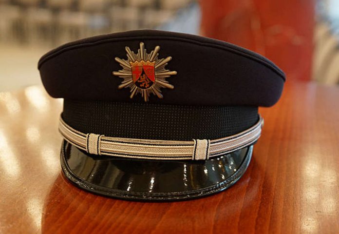 Symbolbild Polizeimütze (Foto: Reinhard Schnell)