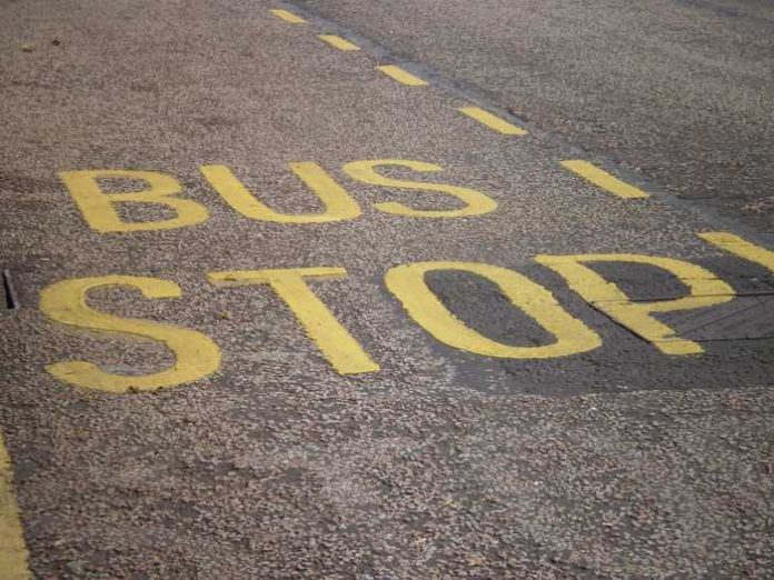 Symbolbild, Bus Stop, Haltebucht © on pixabay