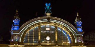 Symbolbild, Städte, FFM, Hauptbahnhof, Aussenansicht, Mitternacht, beleuchtet © on Pixabay