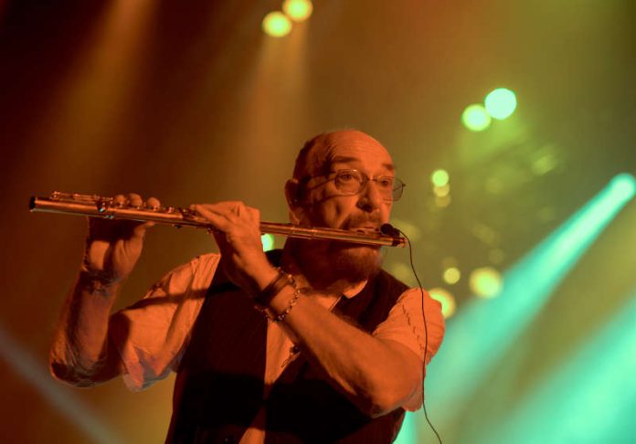 JETHRO TULL (Foto: Travis Latam)